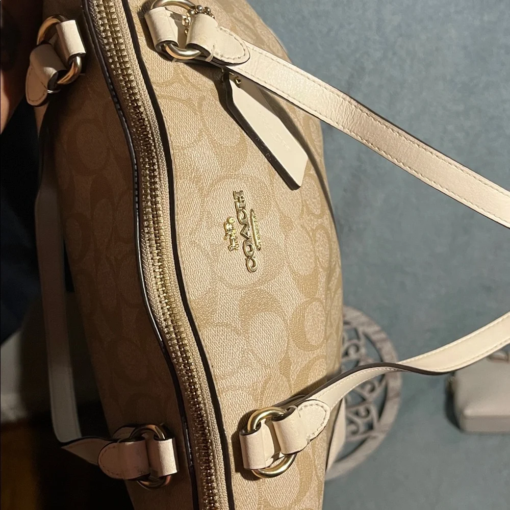 Coach Signature Tote w/Matching Pouch - Picture 12 of 17